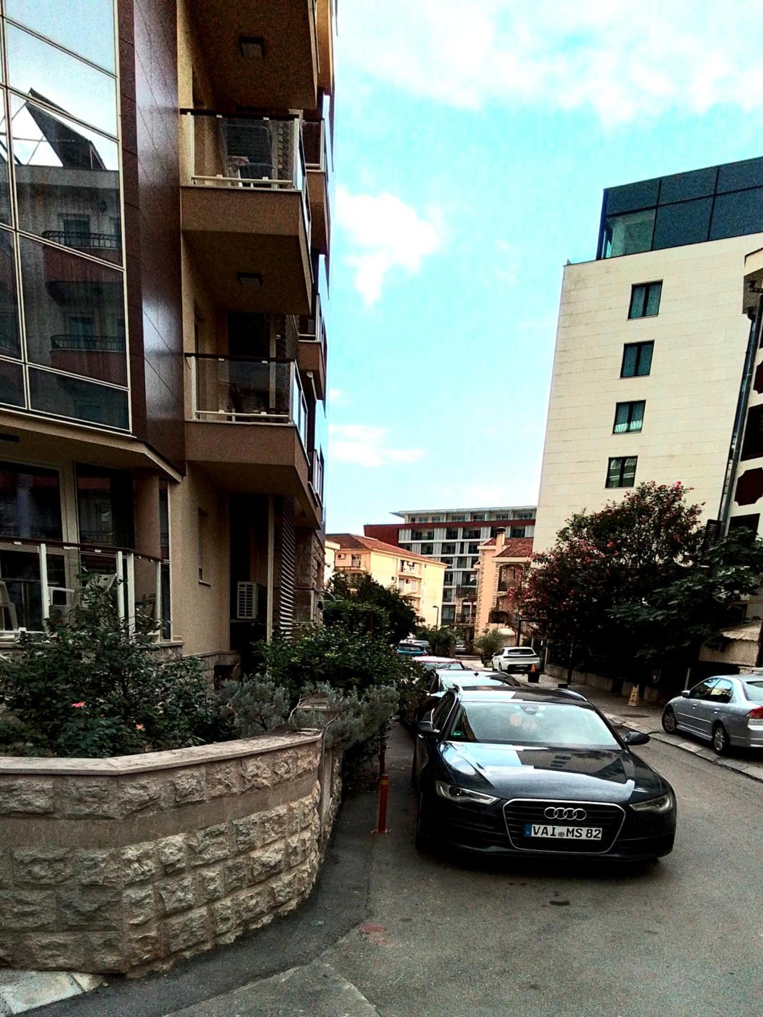 Center Elizabeth Apartment *